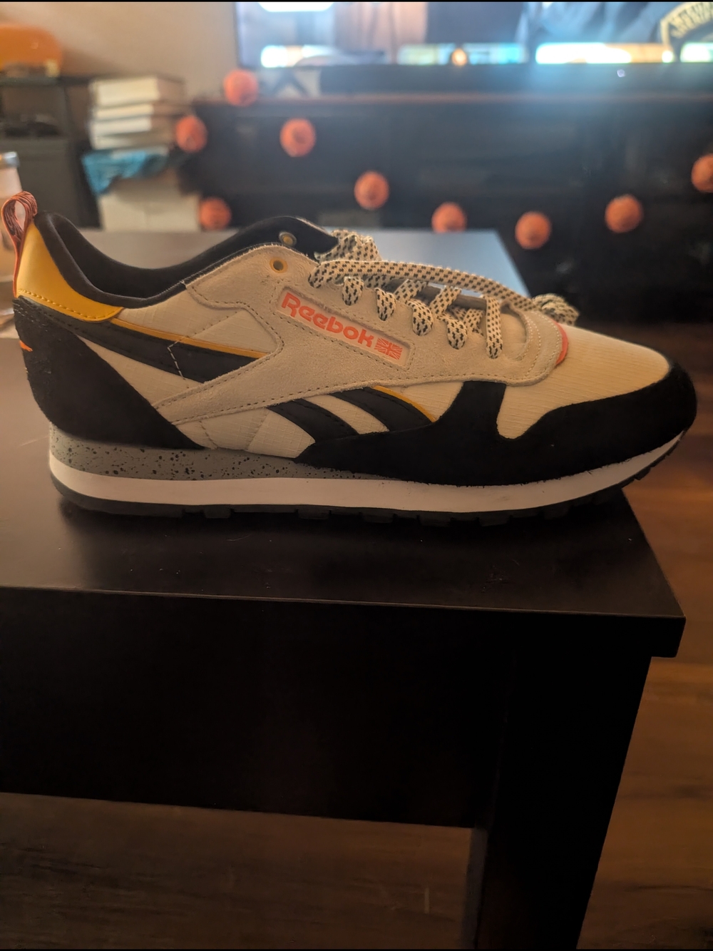 Reebok Retro Runner in Black, White & Yellow (Mens 9.5/Women's 11)